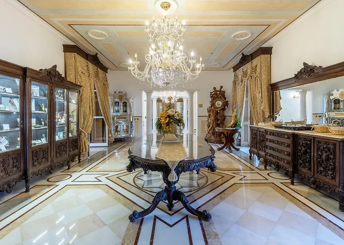 마르모리스 팰리스 4*