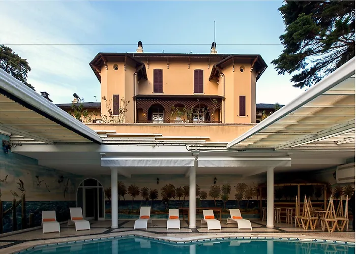 마르모리스 팰리스 게스트하우스 4*